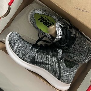 Nike Free RN Flyknit Running Shoes